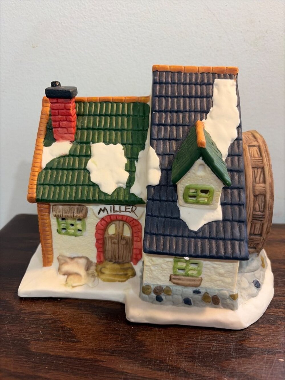 VTG Dickens Collectibles Hand-Painted Ceramic Miller’s Cottage Village 6.5x5.5x6